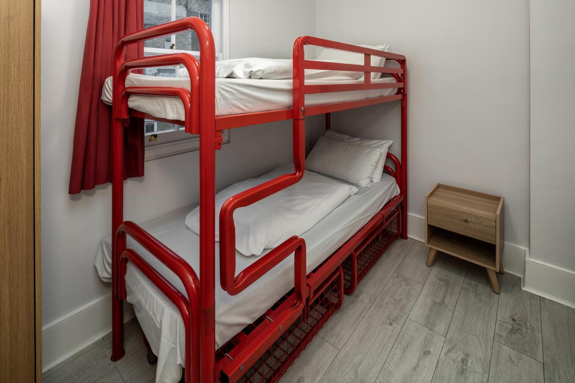 Dreibettzimmer mit eigenem Bad